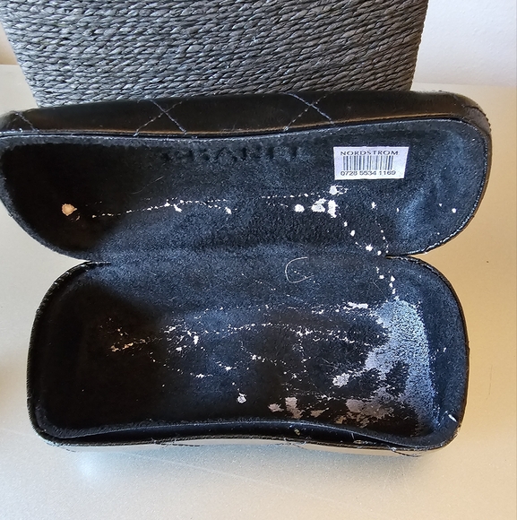 Chanel Black Slim Sunglasses with Textured sided - Picture 6 of 6